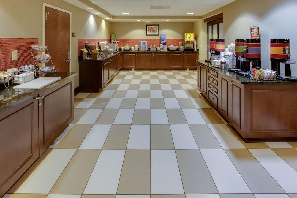 Hampton Inn By Hilton Garden City Long Island Buitenkant foto