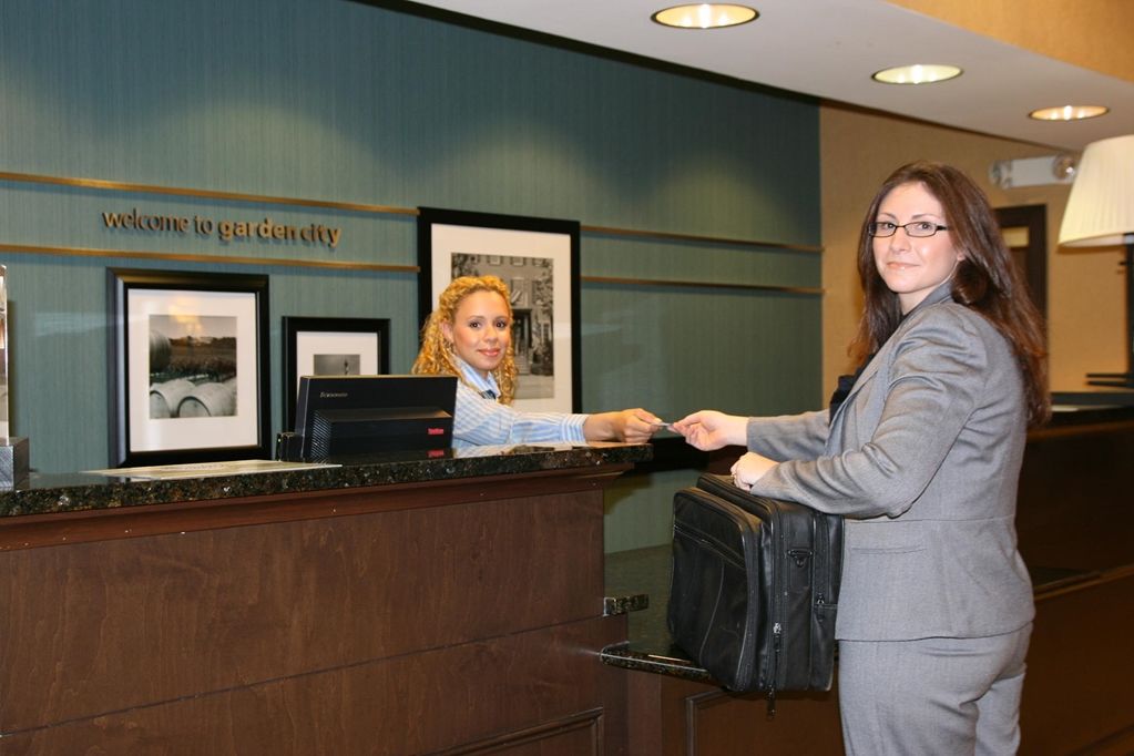 Hampton Inn By Hilton Garden City Long Island Interieur foto