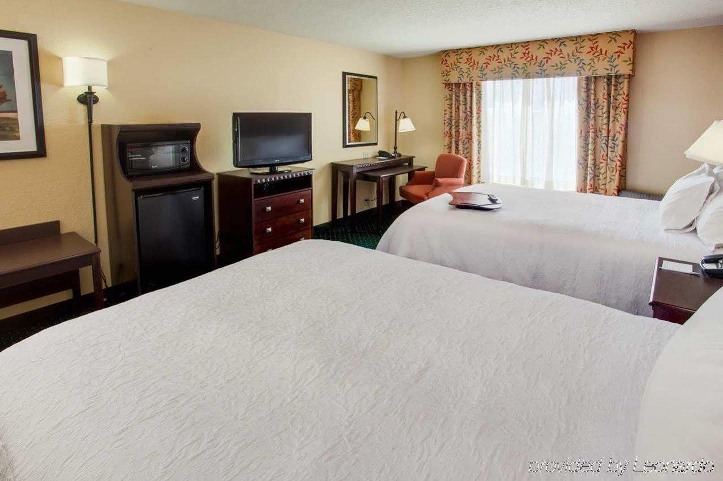 Hampton Inn By Hilton Garden City Long Island Buitenkant foto