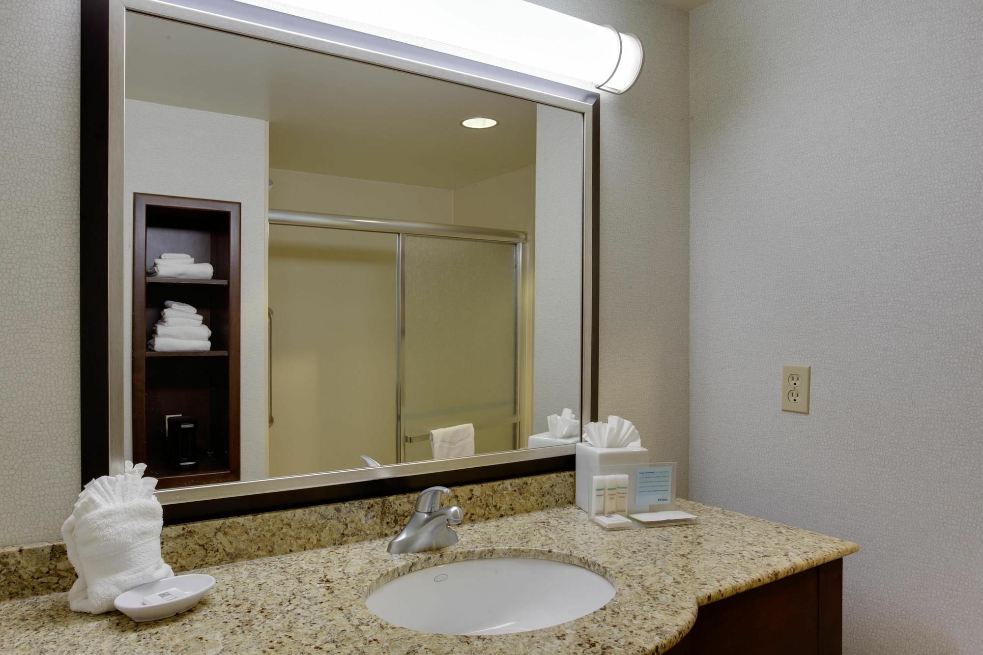 Hampton Inn By Hilton Garden City Long Island Buitenkant foto